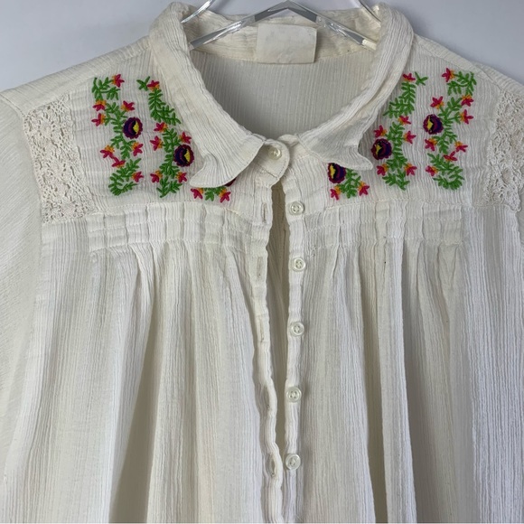Free People Crinkled Cotton Blouse Floral shoulder embroidery - Picture 3 of 9